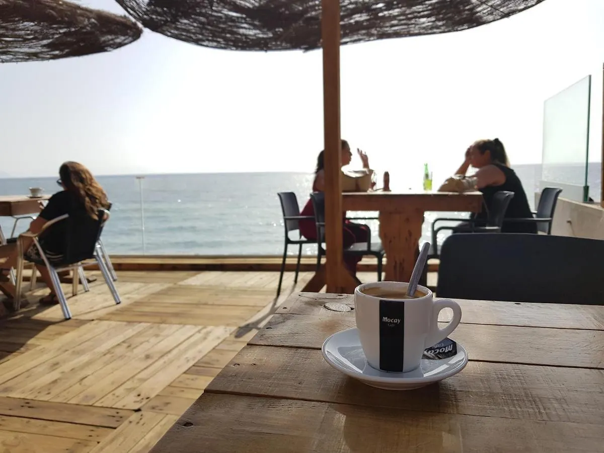 Guest house The Poppies 100M Beach - Private Bathroom - Welcome Cava