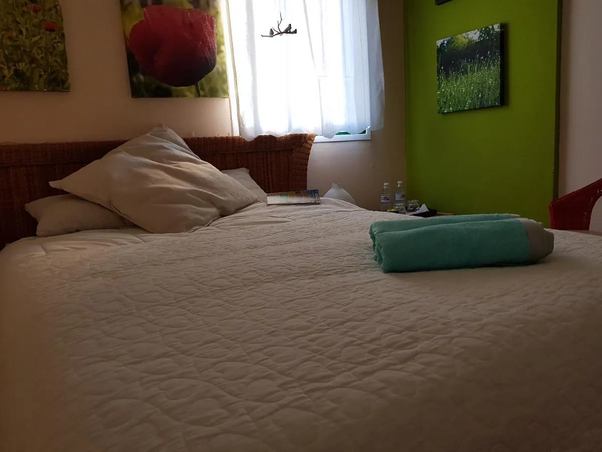 The Poppies 100M Beach - Private Bathroom - Welcome Cava