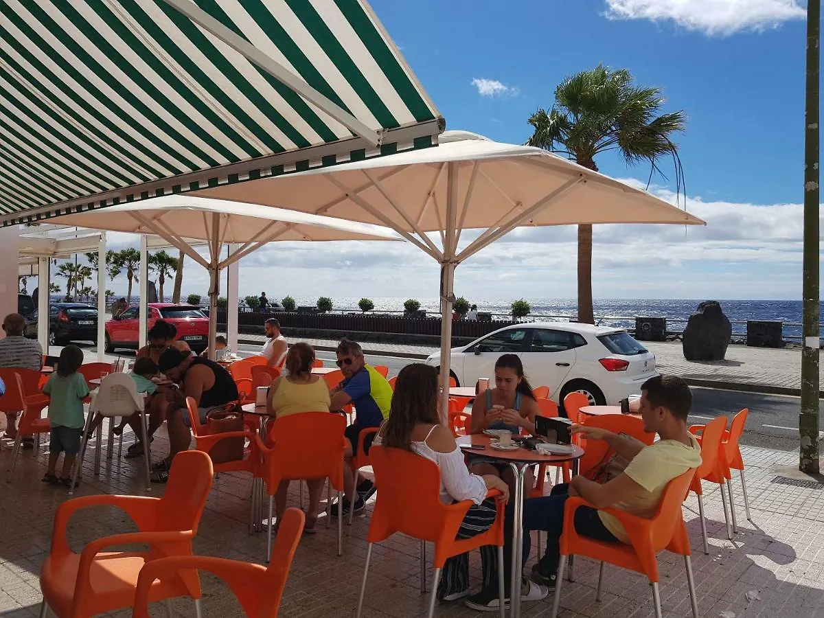 The Poppies 100M Beach - Private Bathroom - Welcome Cava